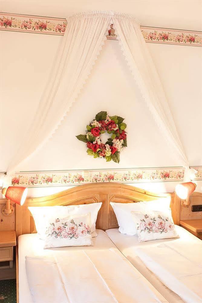 Hotel Deutschherrenhof เทรียร์ ภายนอก รูปภาพ